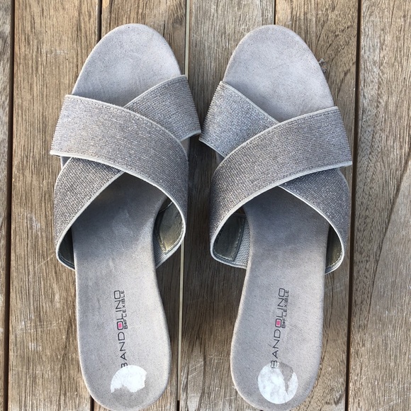 Like new! - BANDOLINO Be Flexible ‘Gamma’ Stretch Wedge Sandals - Picture 3 of 9